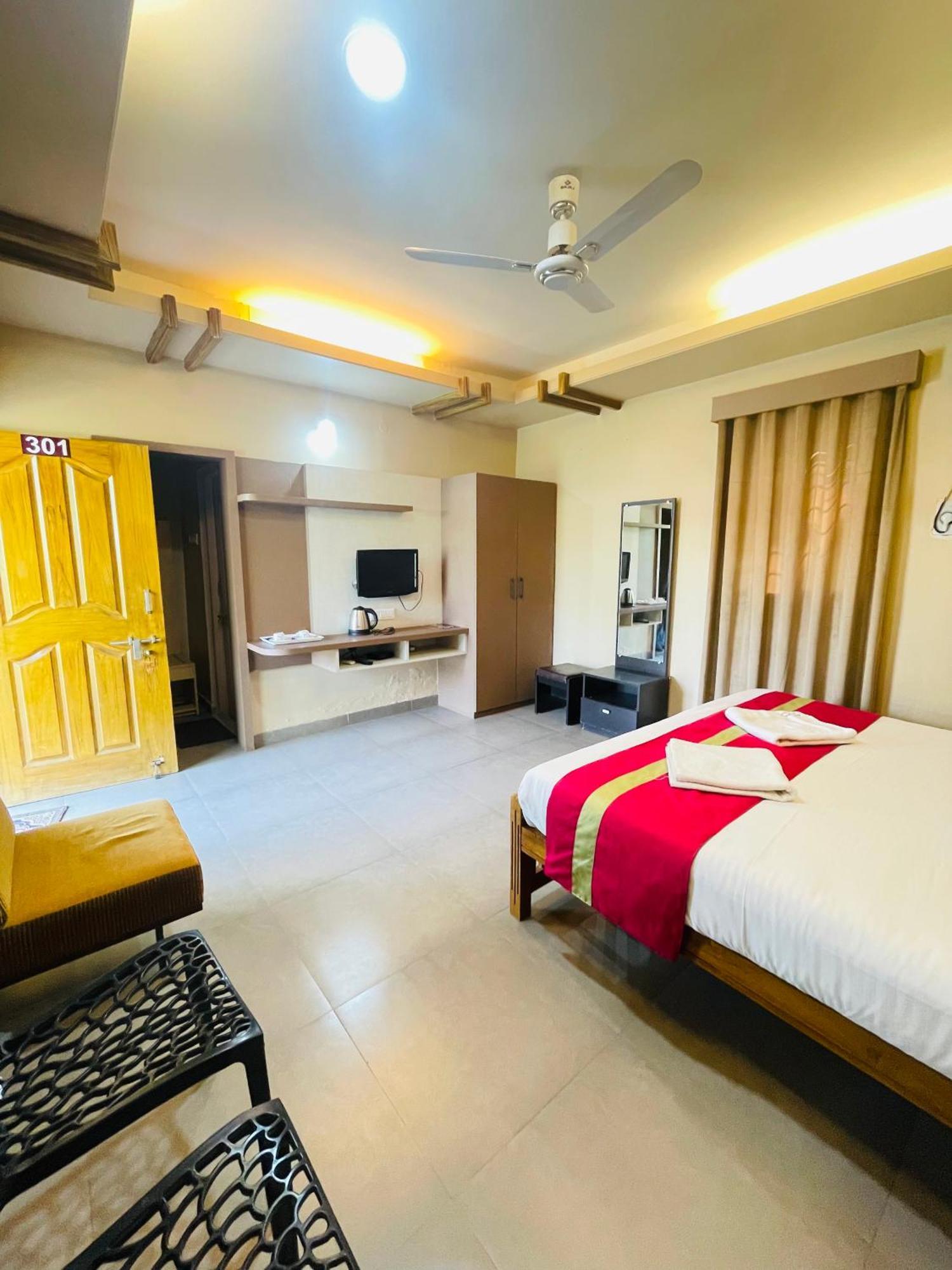 Lighthouse Waterpark And Resort Mansar Luaran gambar